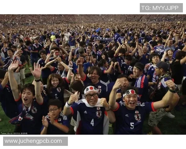 激情四溢的现场足球比赛让球迷热血沸腾共同见证精彩瞬间与团队精神 激情四溢的现场足球比赛让球迷热血沸腾共同见证精彩瞬间与团队精神